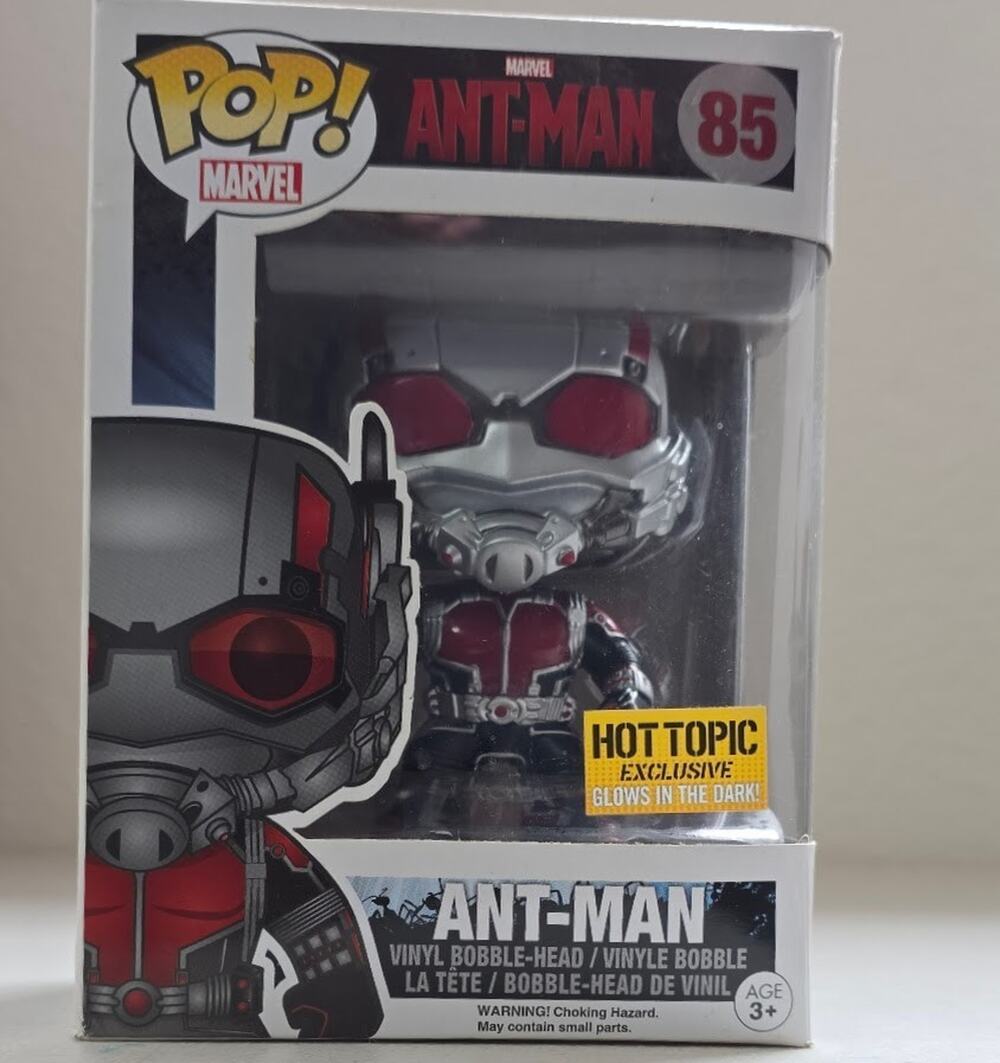 Funko POP Marvel ANT-MAN (Glow In The Dark) #85 Hot Topic Exclusive w/ protector